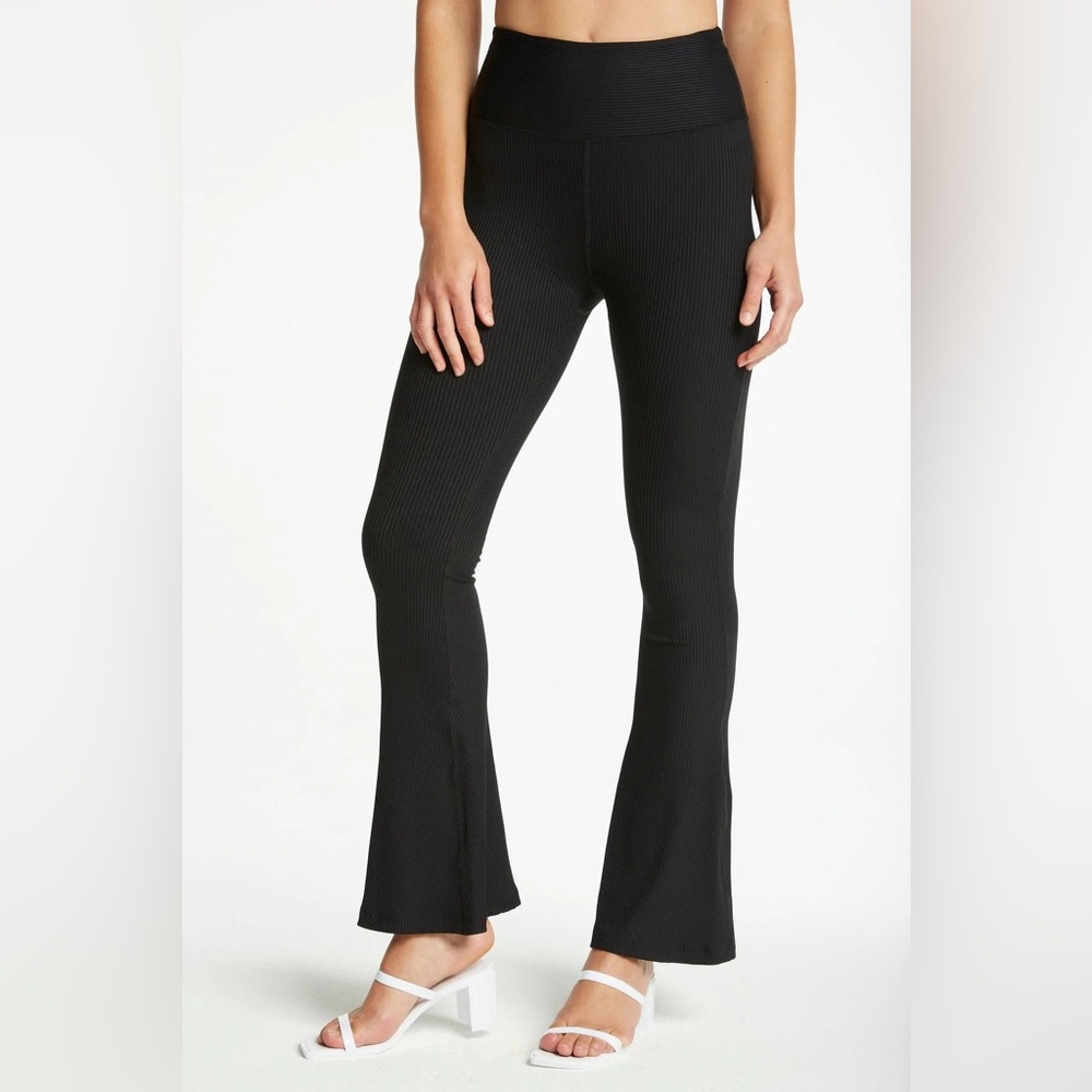 Year of Ours Womens Ribbed Flare Legging
